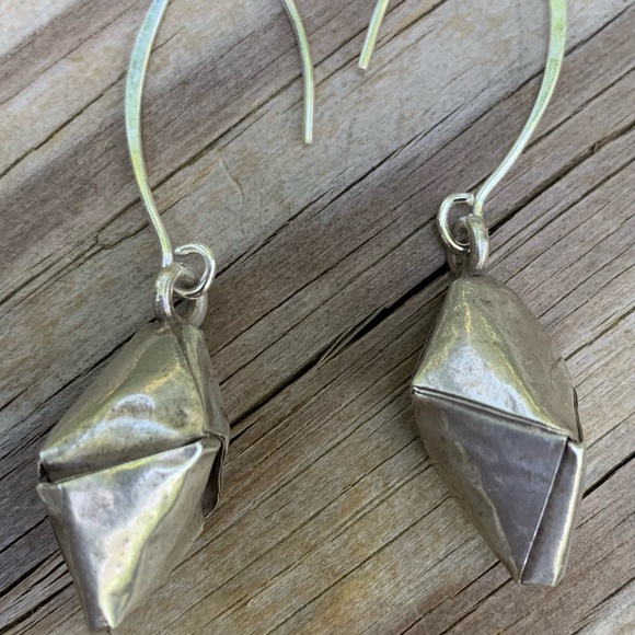 Indigenous Tibetan handmade earrings - Picture 3 of 7